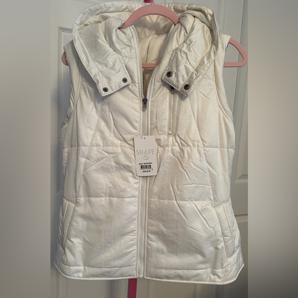 Shape Performance Puffy Vest - Picture 2 of 11
